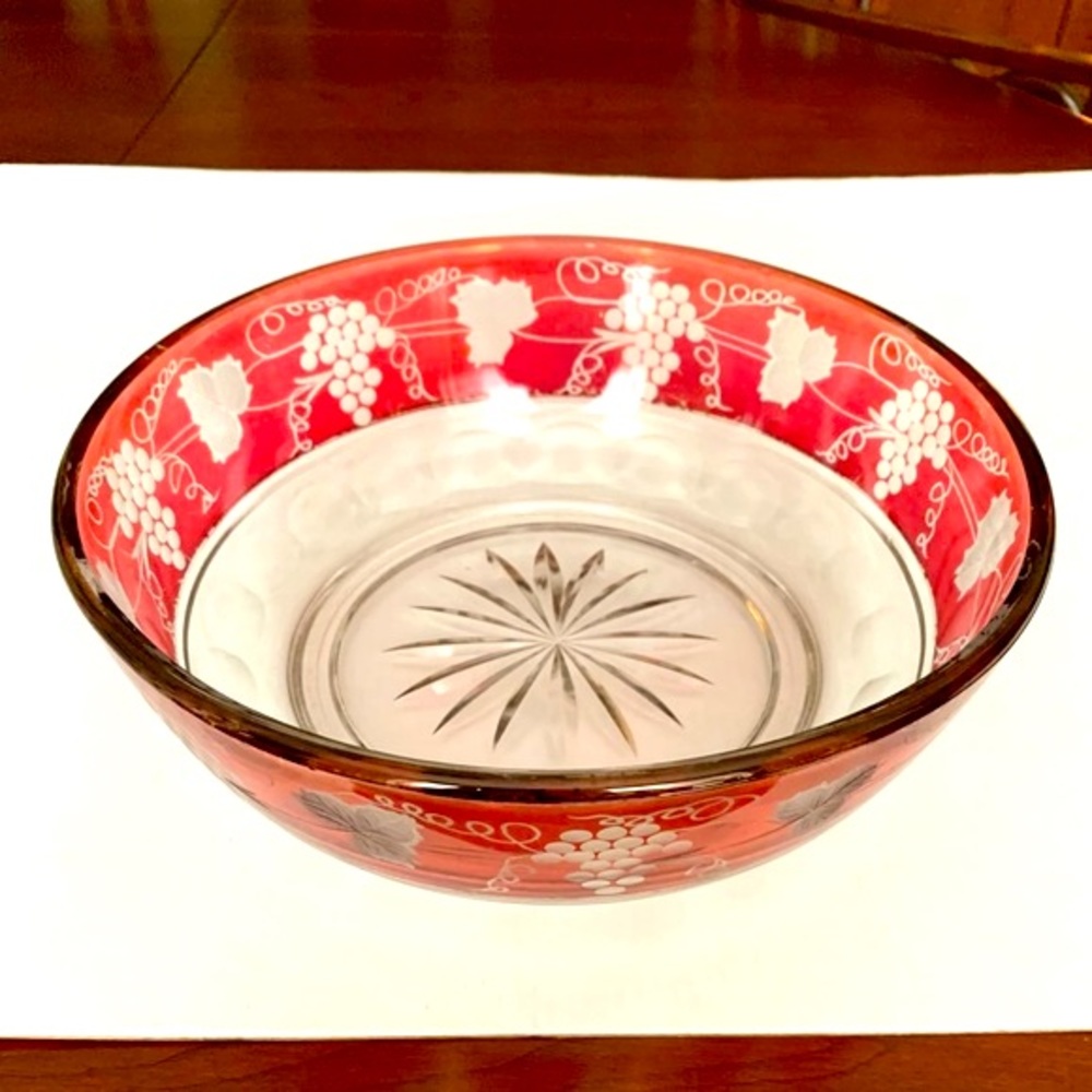 Ruby red & clear glass Serving bowl Star Diamond Crystal Cut Base Grapes Print